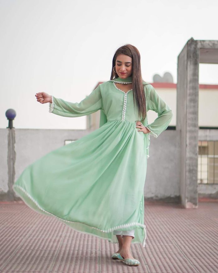 Indian georgette 2 piece gown - Image 3