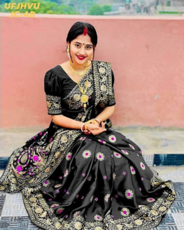 Exclusive Japani Silk Skin Print Saree with Blouse Piece